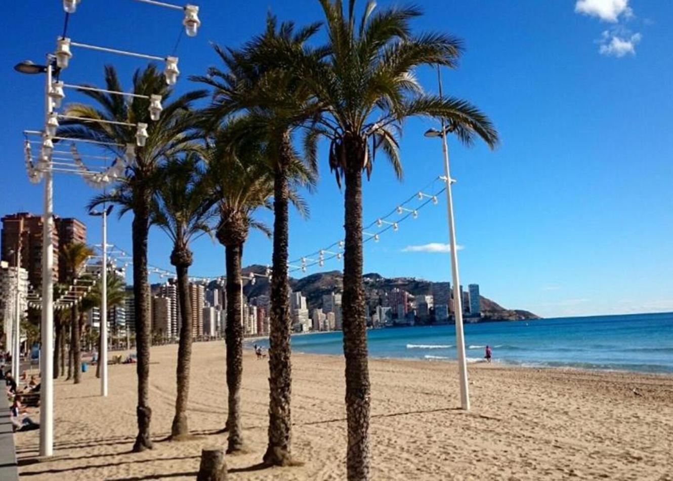 Apartment Wunderschoenes Fuer 4 Gaeste Mit Pool & Klima, Lage In Strandnaehe Benidorm